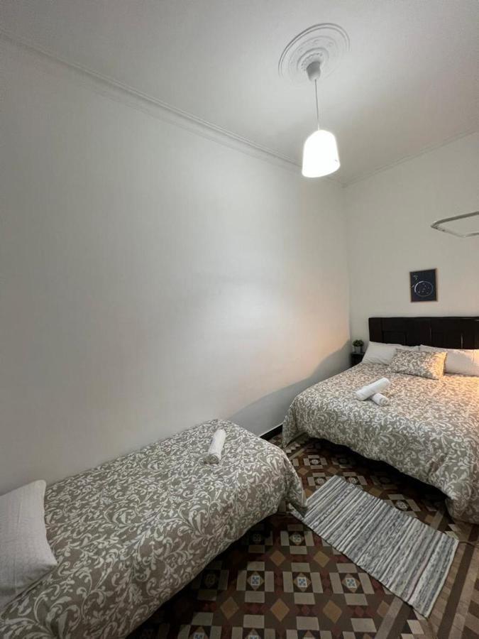 A & M Barcelona Hostal Extérieur photo