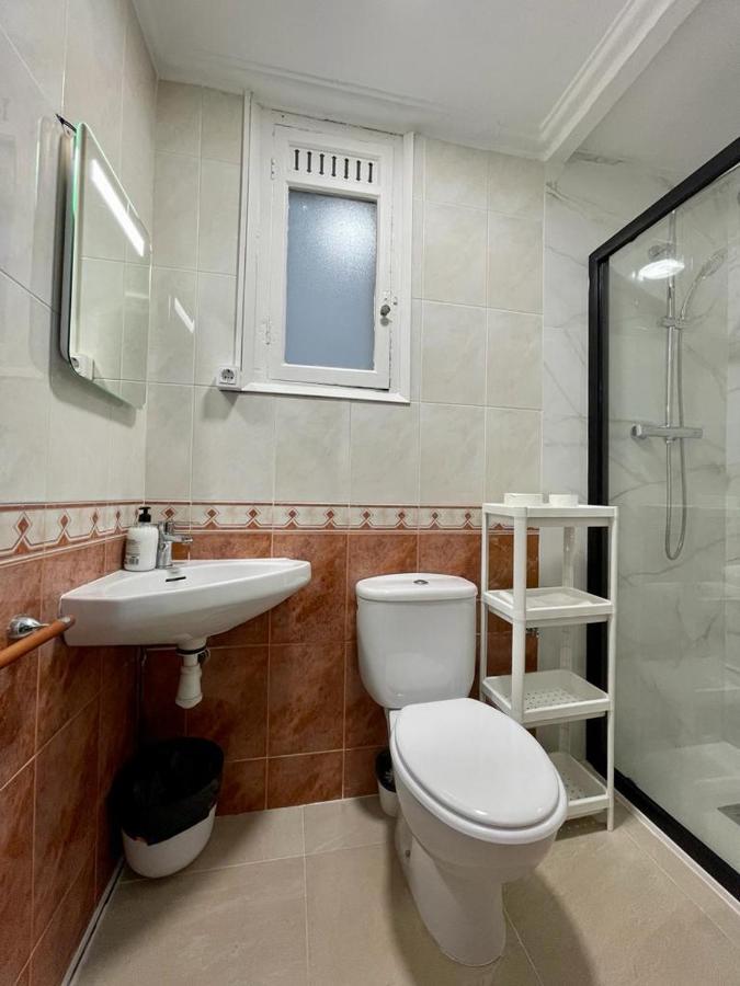 A & M Barcelona Hostal Extérieur photo