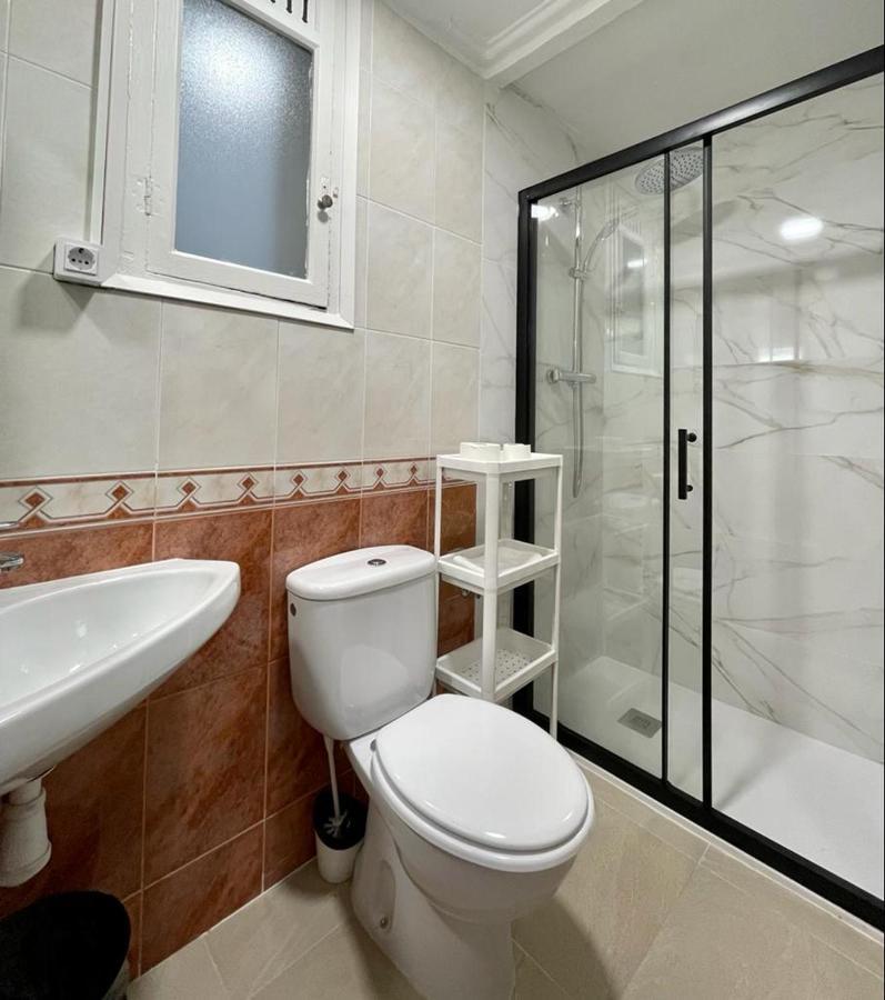 A & M Barcelona Hostal Extérieur photo