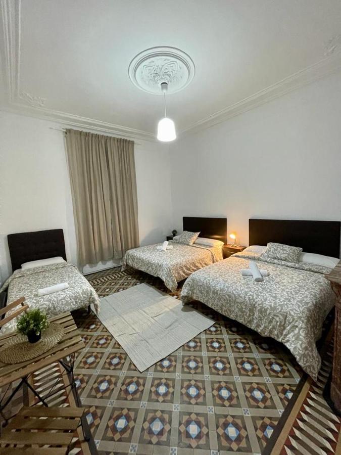 A & M Barcelona Hostal Extérieur photo