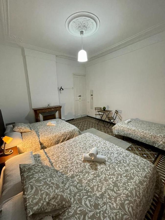 A & M Barcelona Hostal Extérieur photo